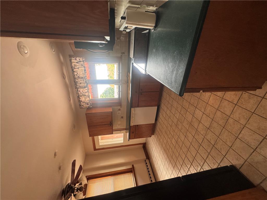 1044 Fullerton Avenue Property Photo 5
