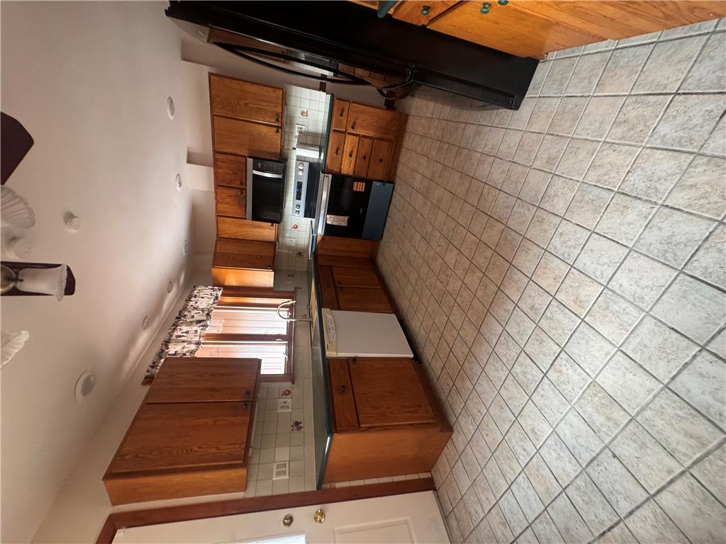 1044 Fullerton Avenue Property Photo 6