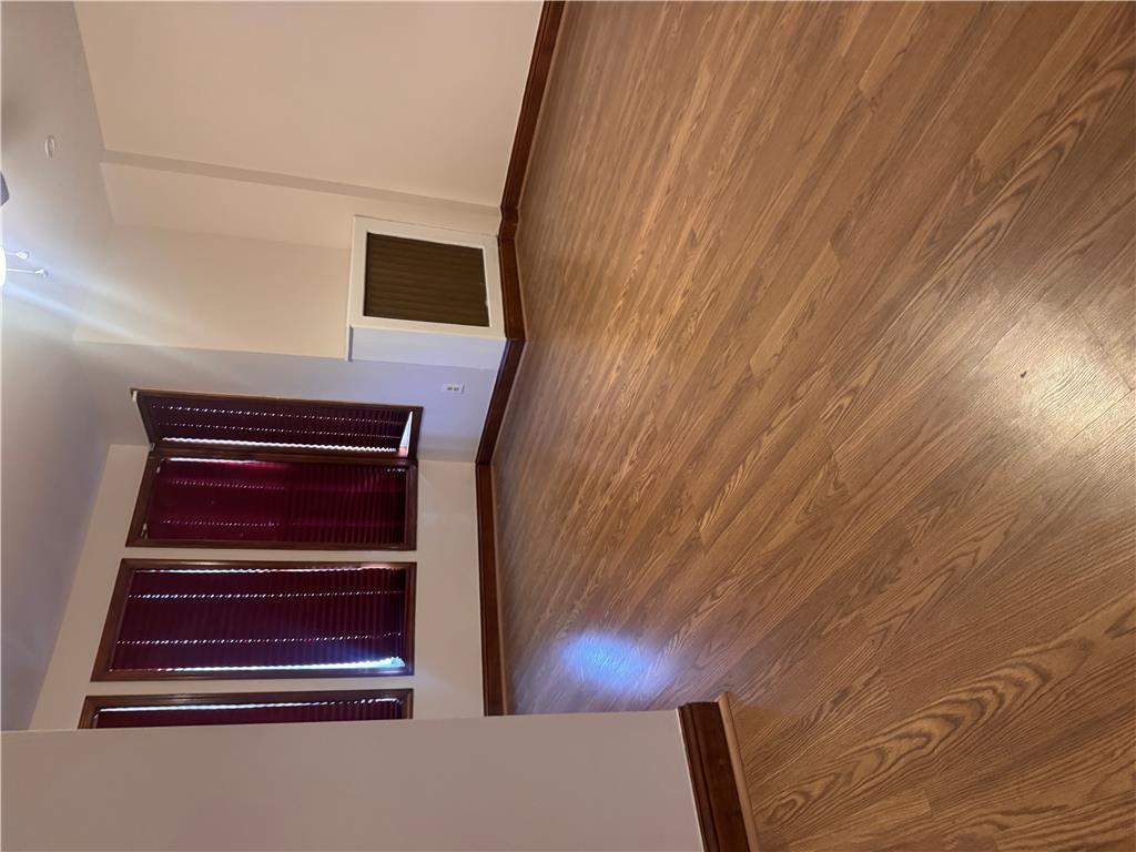 1044 Fullerton Avenue Property Photo 13