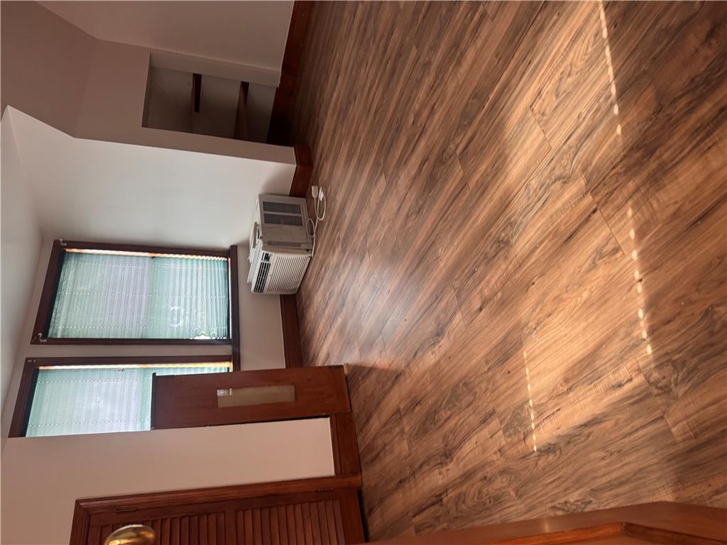 1044 Fullerton Avenue Property Photo 14