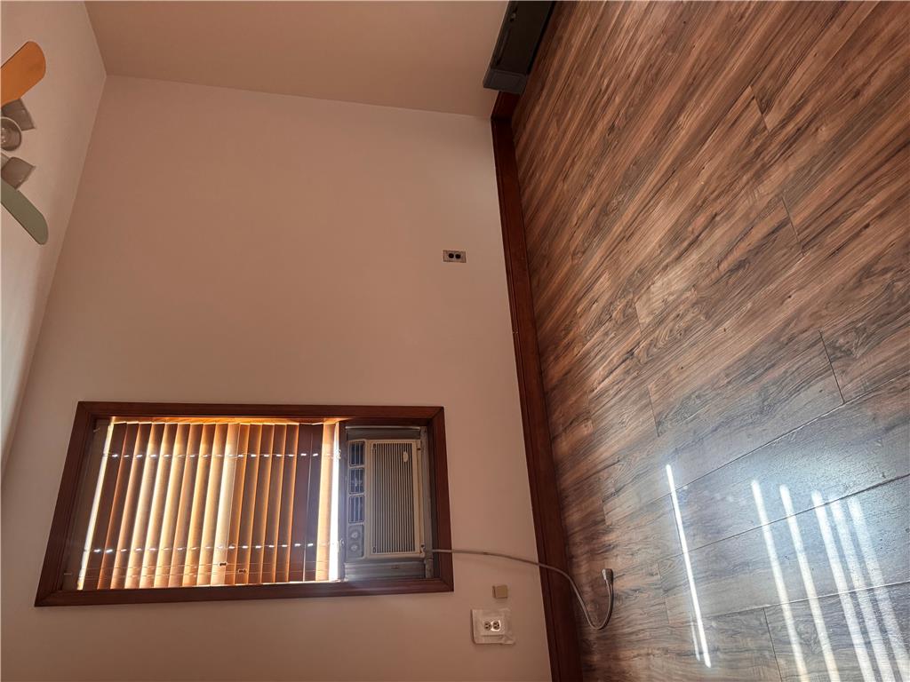 1044 Fullerton Avenue Property Photo 16