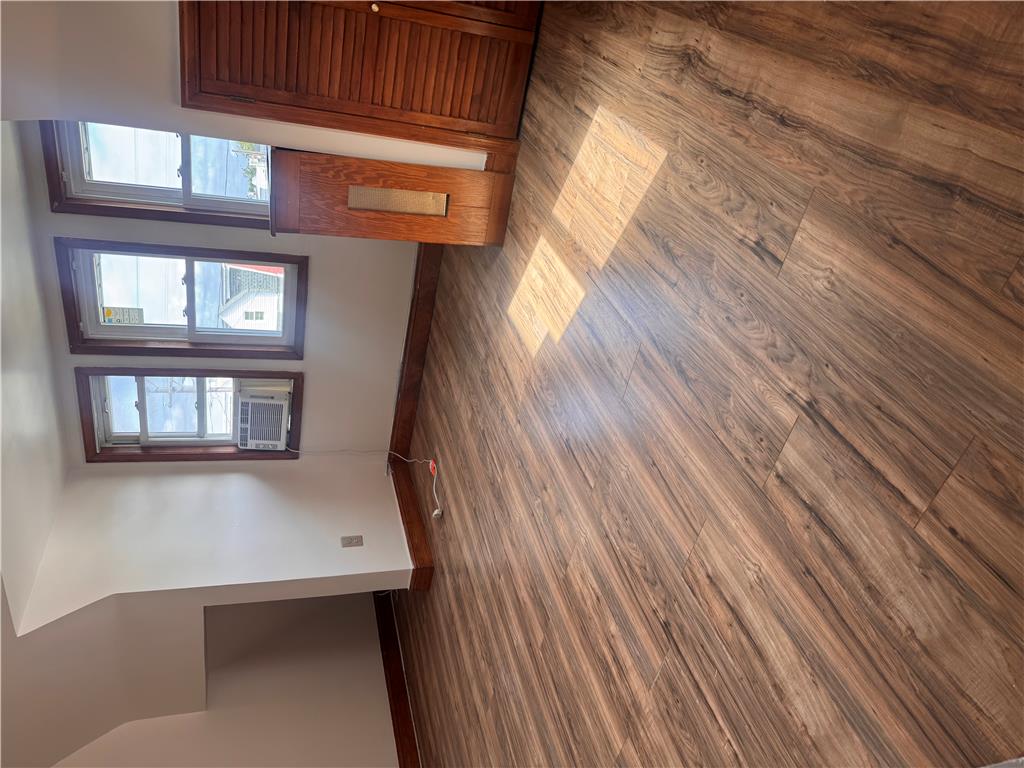1044 Fullerton Avenue Property Photo 17