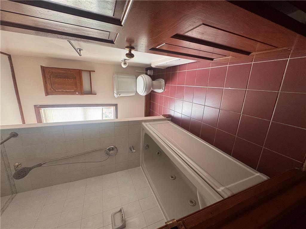 1044 Fullerton Avenue Property Photo 19