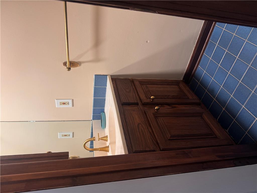 1044 Fullerton Avenue Property Photo 25