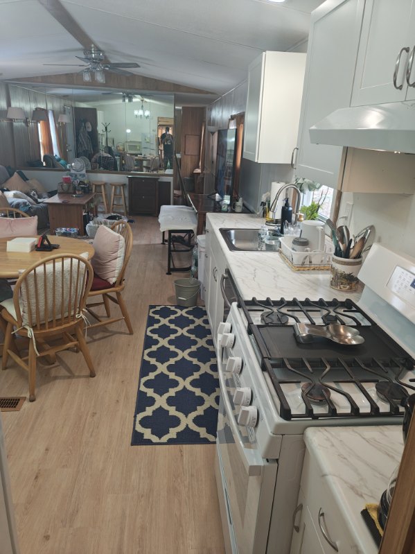 26 Smoke Signal Property Photo 5