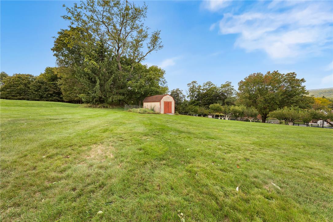 947 Tamenend Road Property Photo 8