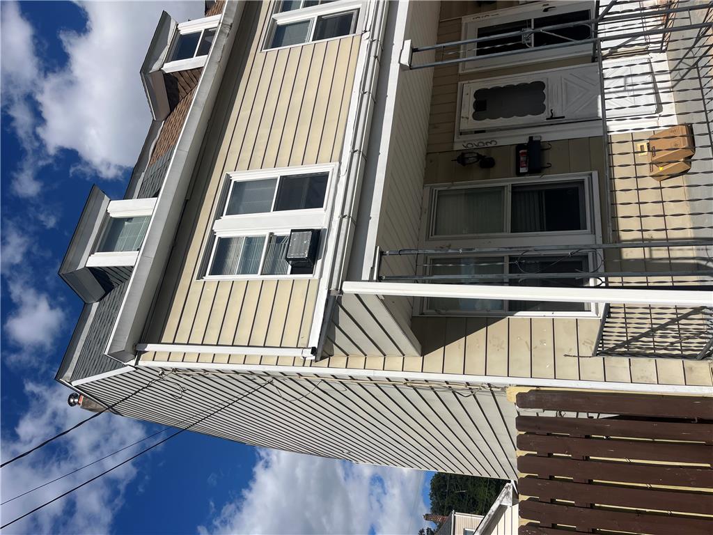 663 Spring Garden Street Property Photo 2