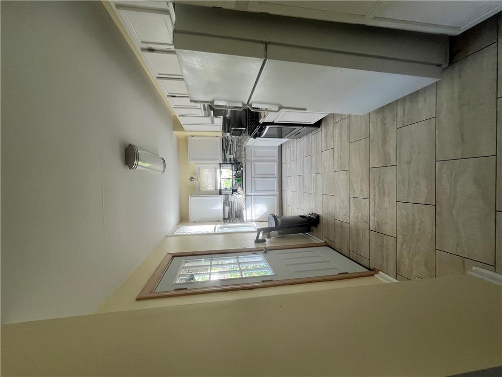 663 Spring Garden Street Property Photo 6