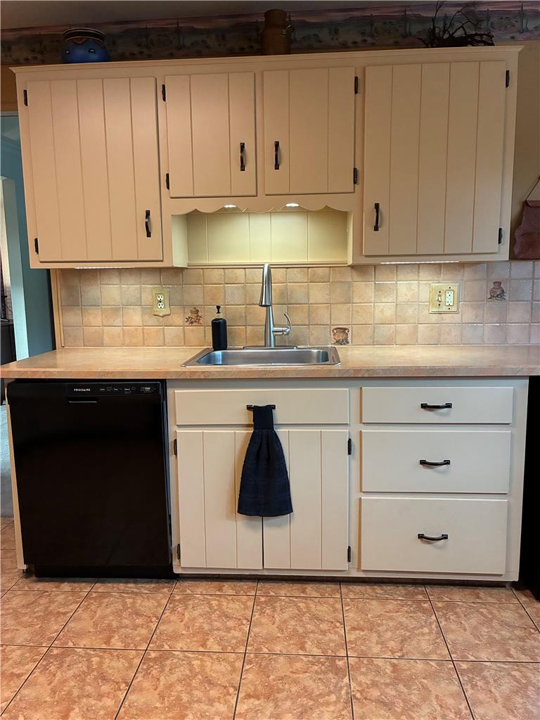 4683 Steven Lane Property Photo 18
