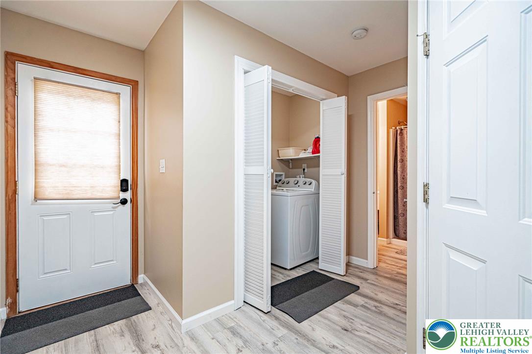 159 Winding Way Property Photo 10