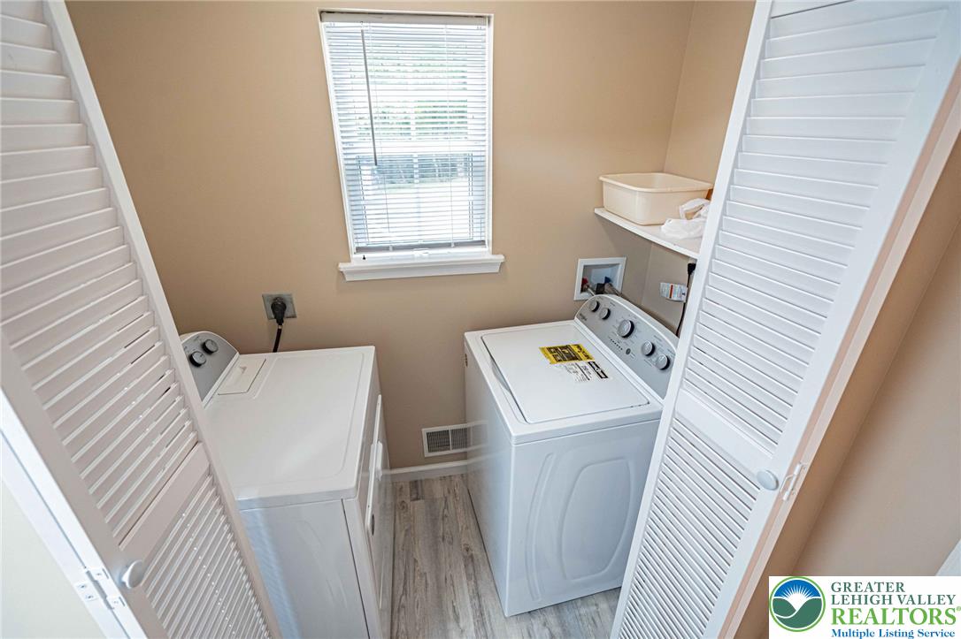 159 Winding Way Property Photo 11