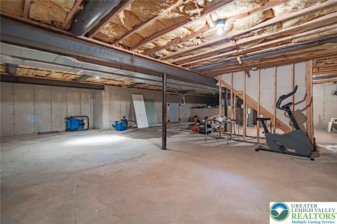 159 Winding Way Property Photo 43