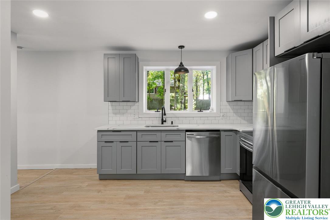 348 Carnation Road Property Photo 8