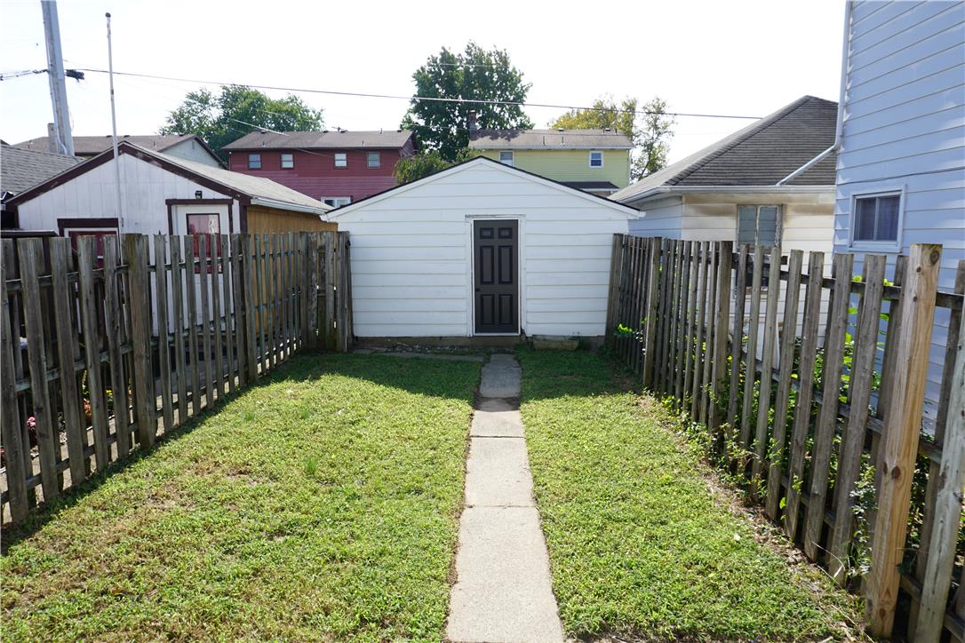 2342 Forest Street Property Photo 4