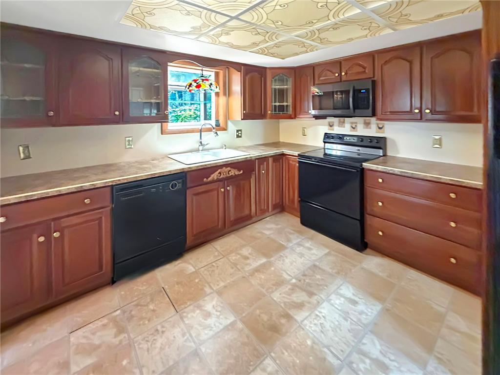 7672 Hilltop Court Property Photo 9