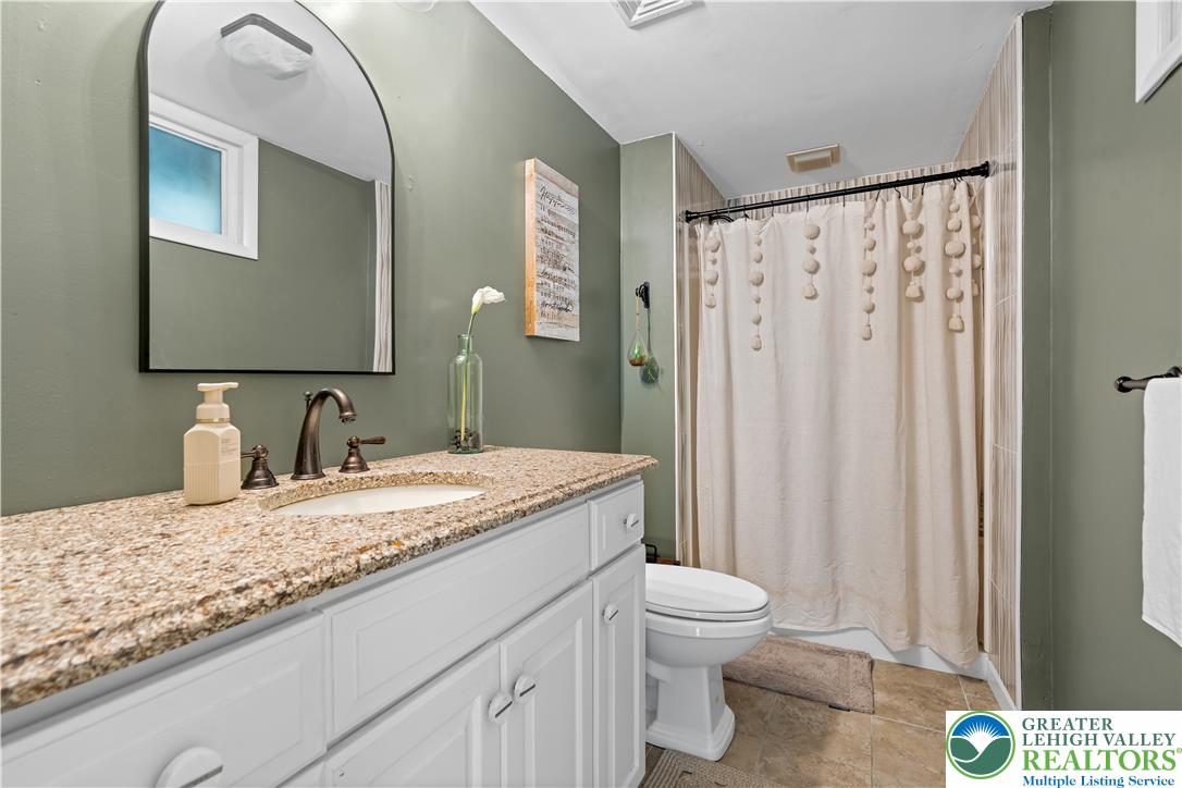 2569 Woods Edge Road Property Photo 22