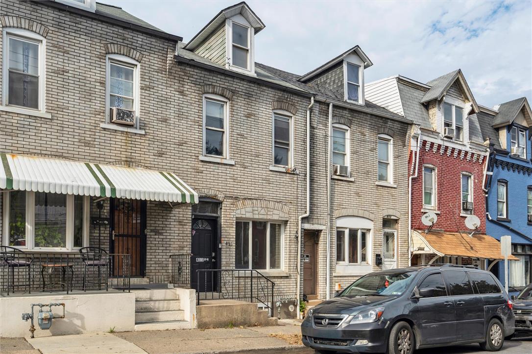 411 Gordon Street Property Photo 2