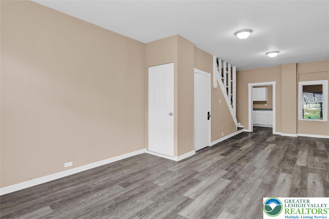 411 Gordon Street Property Photo 6