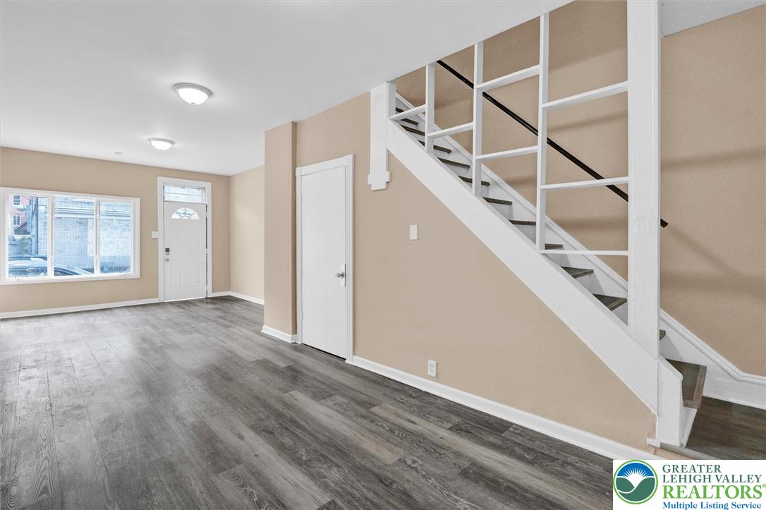411 Gordon Street Property Photo 8