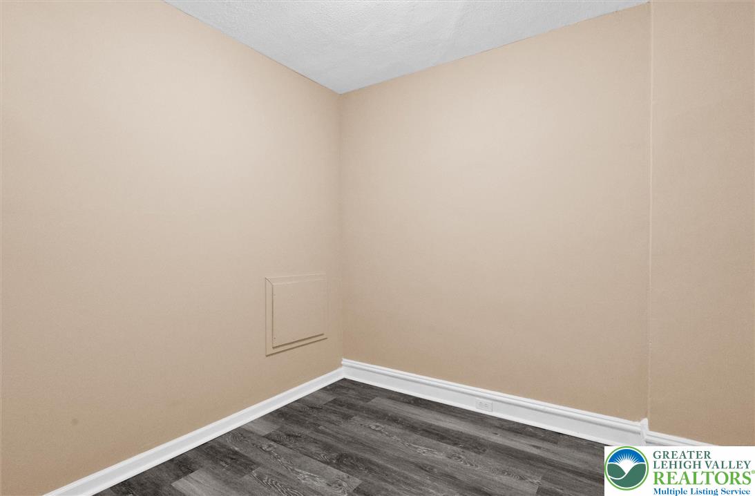 411 Gordon Street Property Photo 11