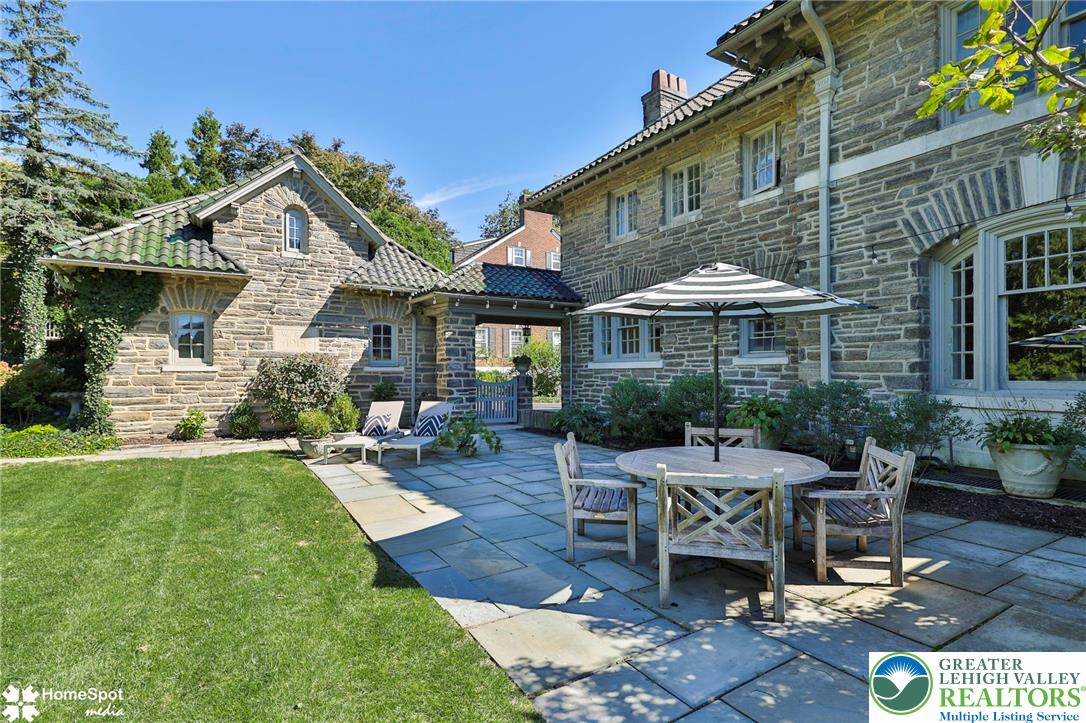 611 Cattell Street Property Photo 17