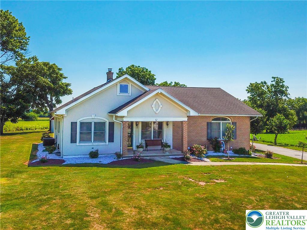 578 Daniels Road Property Photo 1