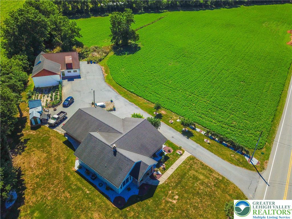 578 Daniels Road Property Photo 6