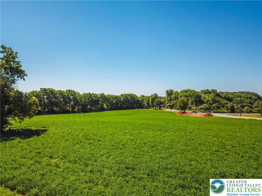 578 Daniels Road Property Photo 9