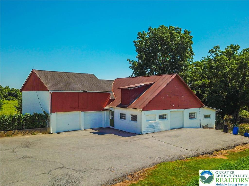 578 Daniels Road Property Photo 10