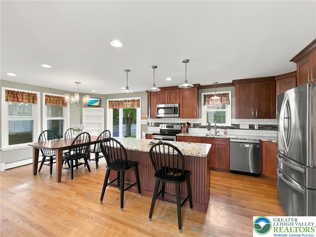 1873 Whitehall Avenue Property Photo 4