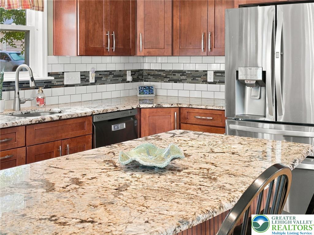 1873 Whitehall Avenue Property Photo 6