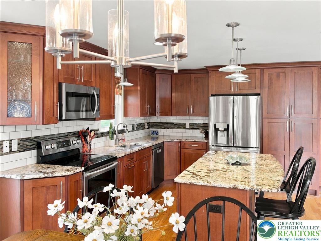 1873 Whitehall Avenue Property Photo 7