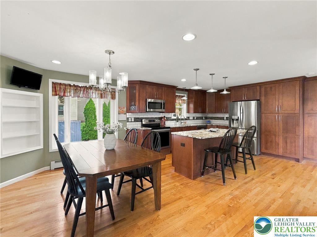 1873 Whitehall Avenue Property Photo 10