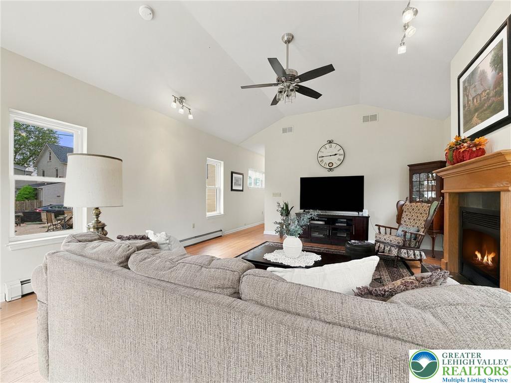1873 Whitehall Avenue Property Photo 21