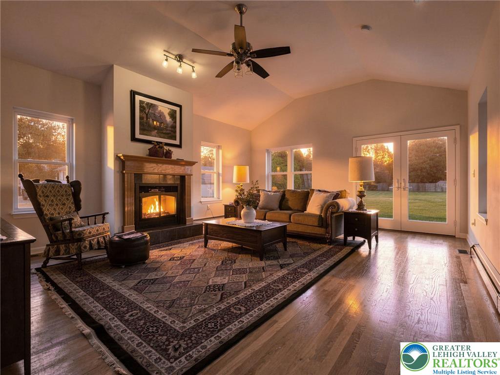1873 Whitehall Avenue Property Photo 38
