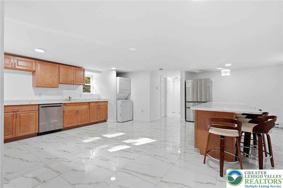 158 Pineknoll Drive Property Photo 14