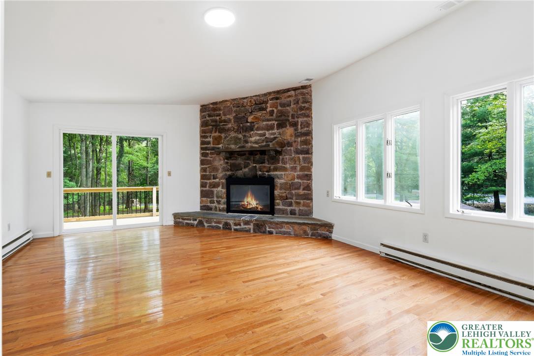 158 Pineknoll Drive Property Photo 24
