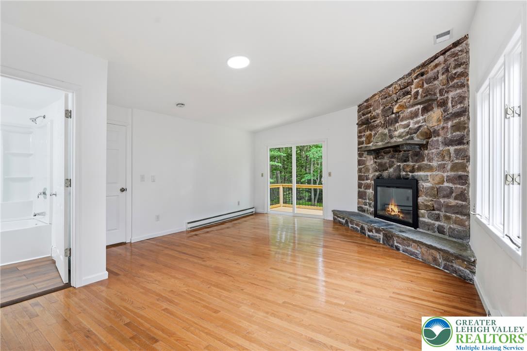158 Pineknoll Drive Property Photo 25