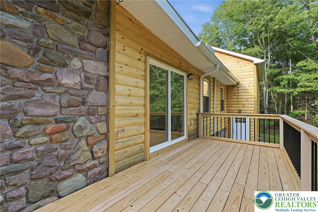 158 Pineknoll Drive Property Photo 26