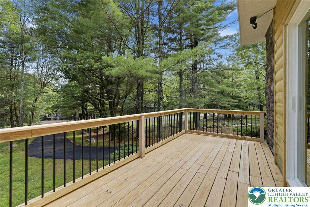 158 Pineknoll Drive Property Photo 27