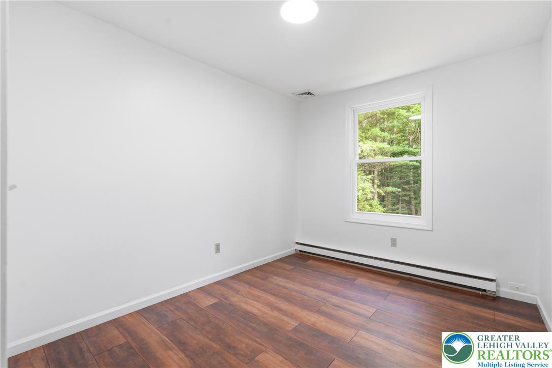 158 Pineknoll Drive Property Photo 30