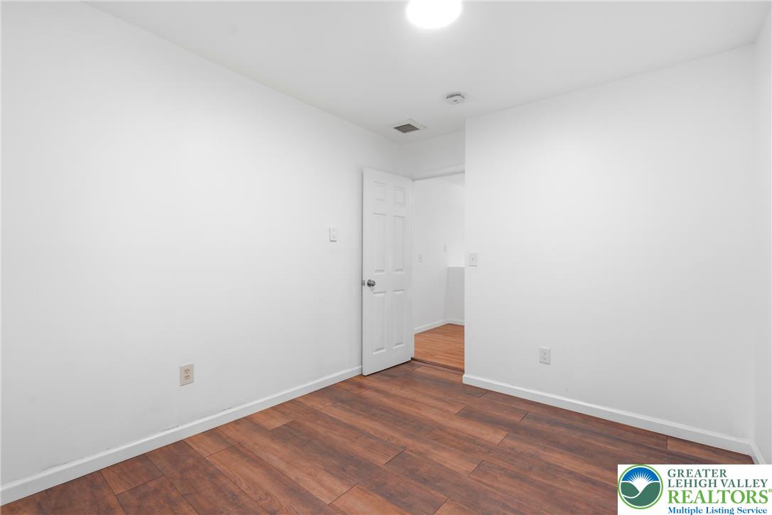 158 Pineknoll Drive Property Photo 31