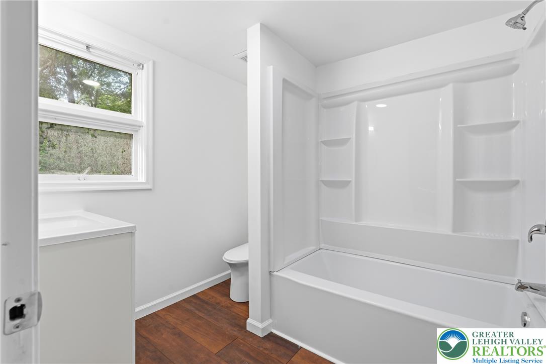 158 Pineknoll Drive Property Photo 32