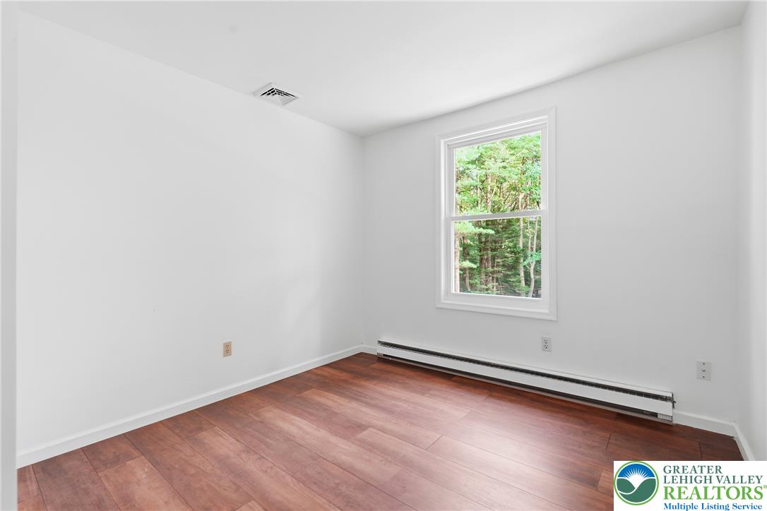 158 Pineknoll Drive Property Photo 34