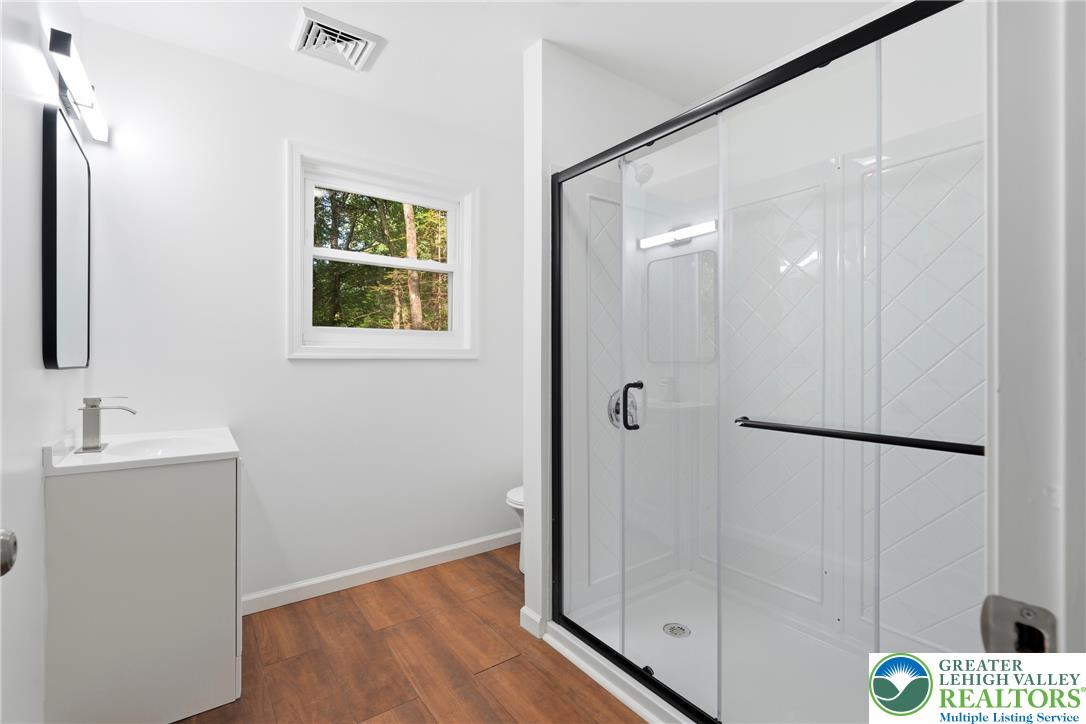 158 Pineknoll Drive Property Photo 39