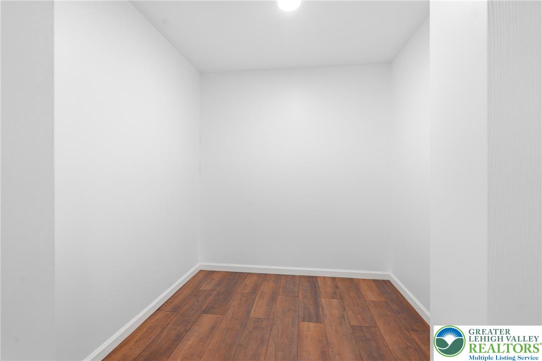 158 Pineknoll Drive Property Photo 41