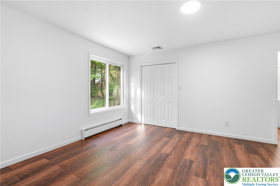 158 Pineknoll Drive Property Photo 42