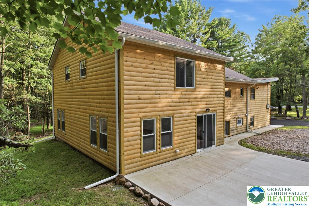 158 Pineknoll Drive Property Photo 47