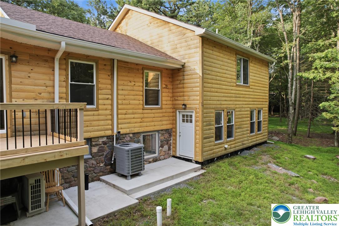 158 Pineknoll Drive Property Photo 48