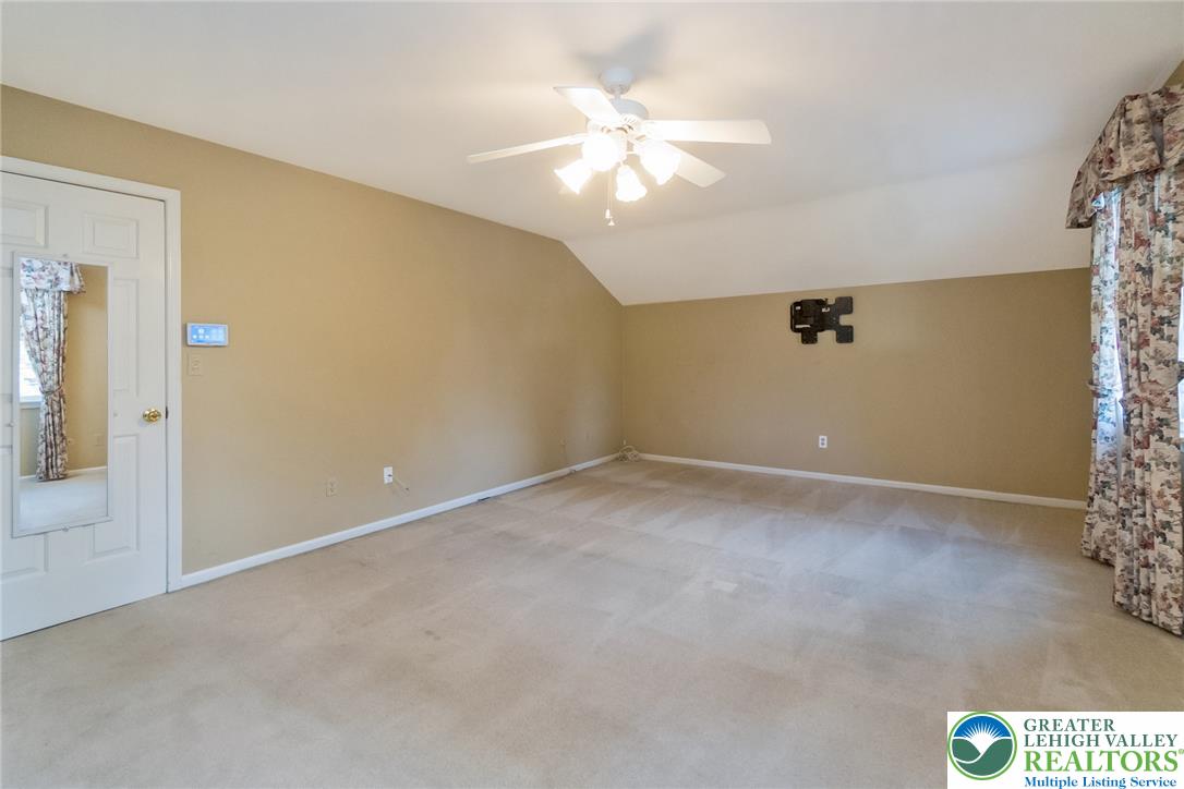 919 Hawthorn Road Property Photo 32